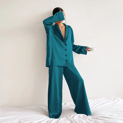 EFFEN | Silky Elegance Pyjamas-set i överdimensionerad