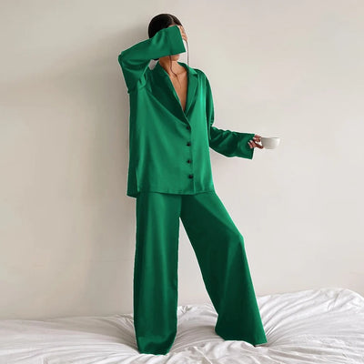 EFFEN | Silky Elegance Pyjamas-set i överdimensionerad