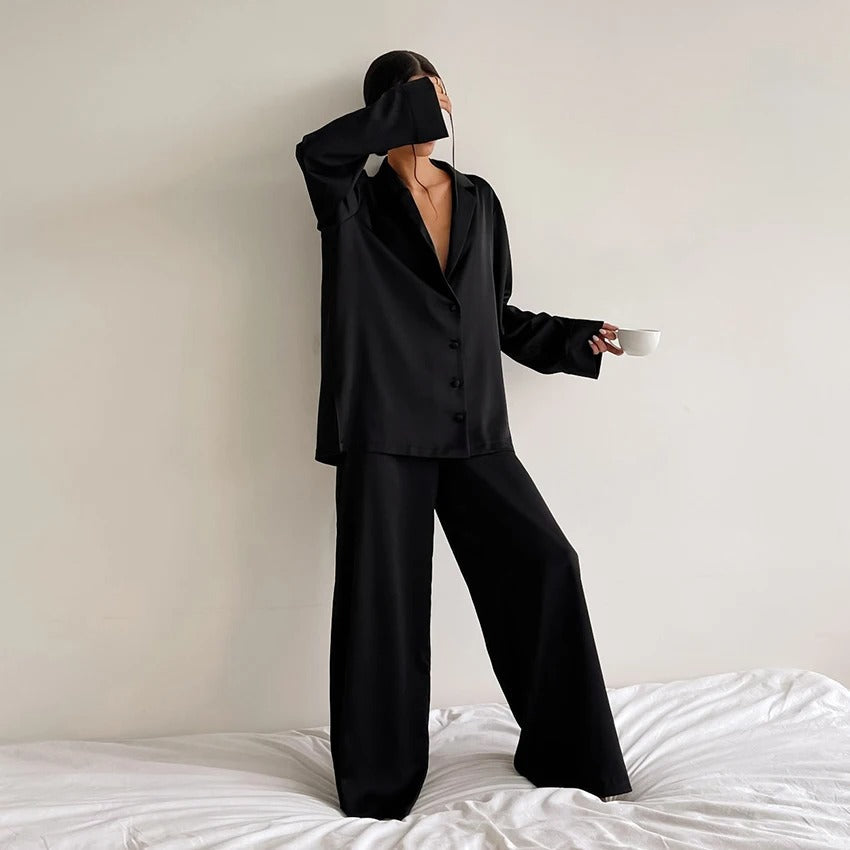 EFFEN | Silky Elegance Pyjamas-set i överdimensionerad