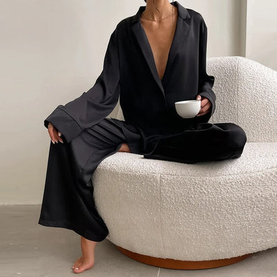 EFFEN | Silky Elegance Pyjamas-set i överdimensionerad