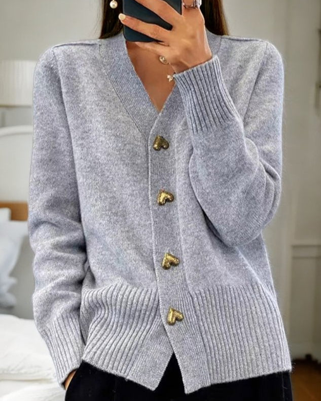 Regina | Elegant cardigan med hjärtknappar